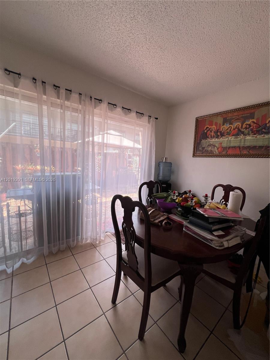 UNIVERSITY TRAIL CONDO - Residential