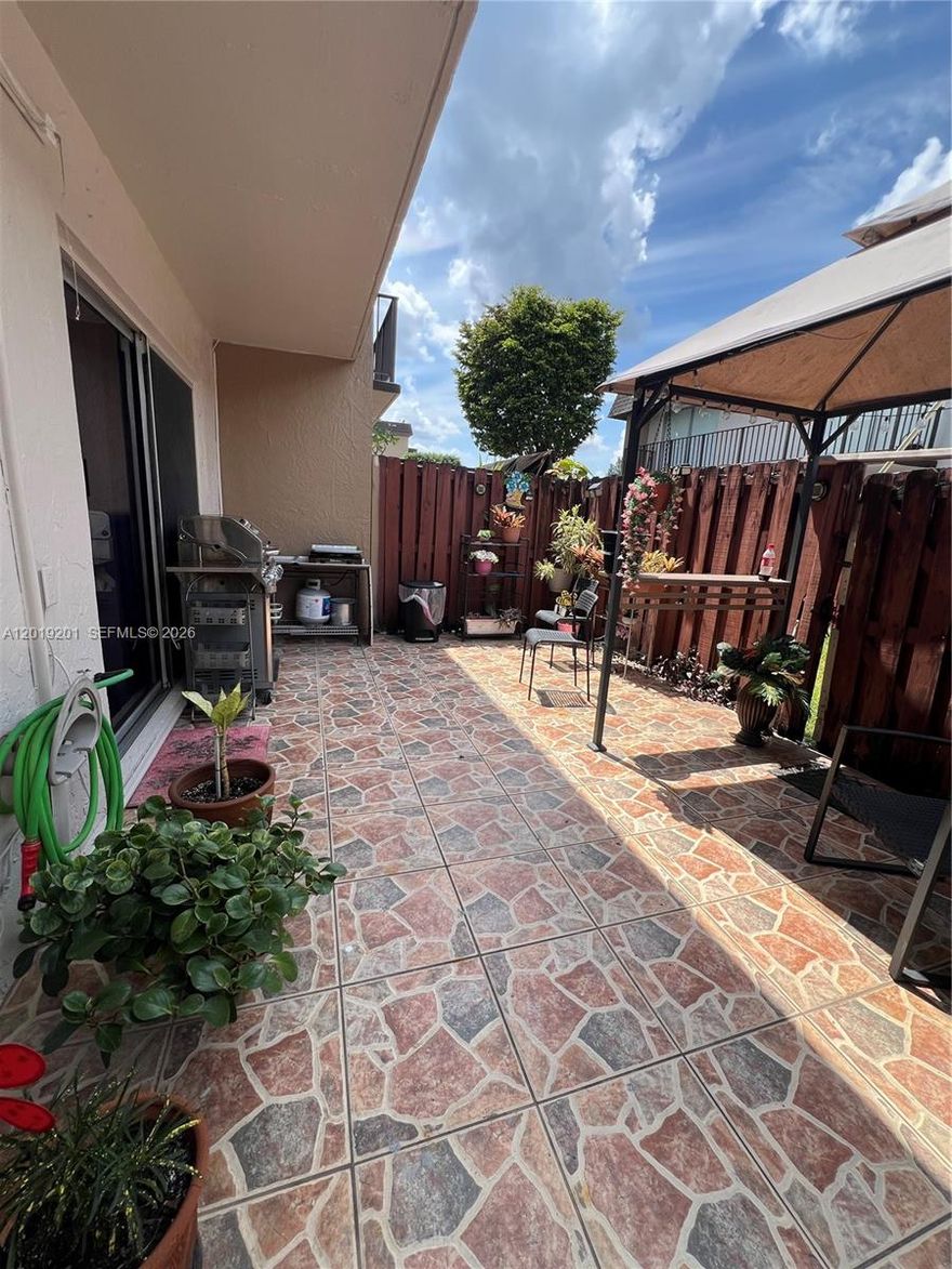 Location,  location, location. Cozy 2/1 apartment in University Trail Condominium. Remodeled kitchen with quartz countertops. Washer/dryer in unit. Large, tiled backyard. All the exterior has been recently painted. Roof from 2020.  Low HOA. No reserves. Vacant 06/01. Text L.A for showings.