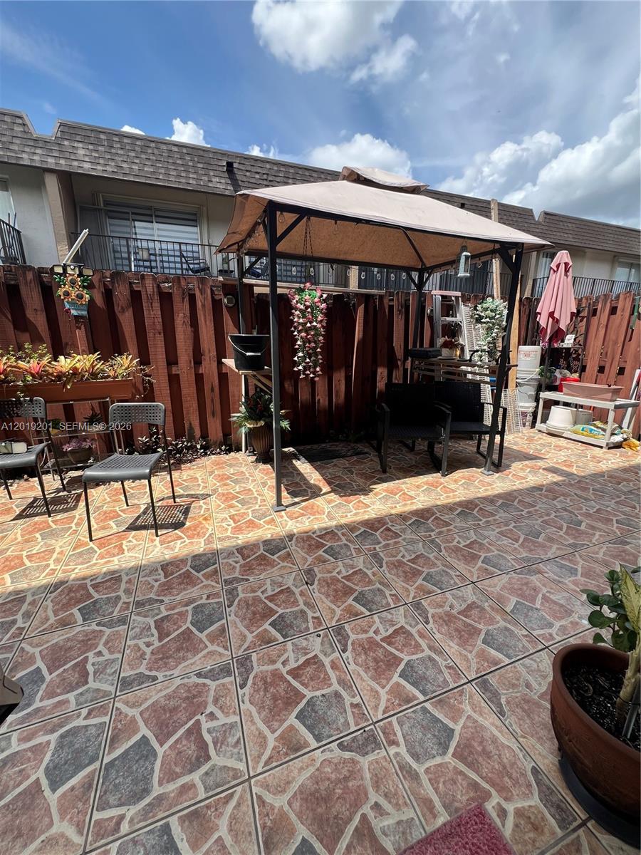 UNIVERSITY TRAIL CONDO - Residential