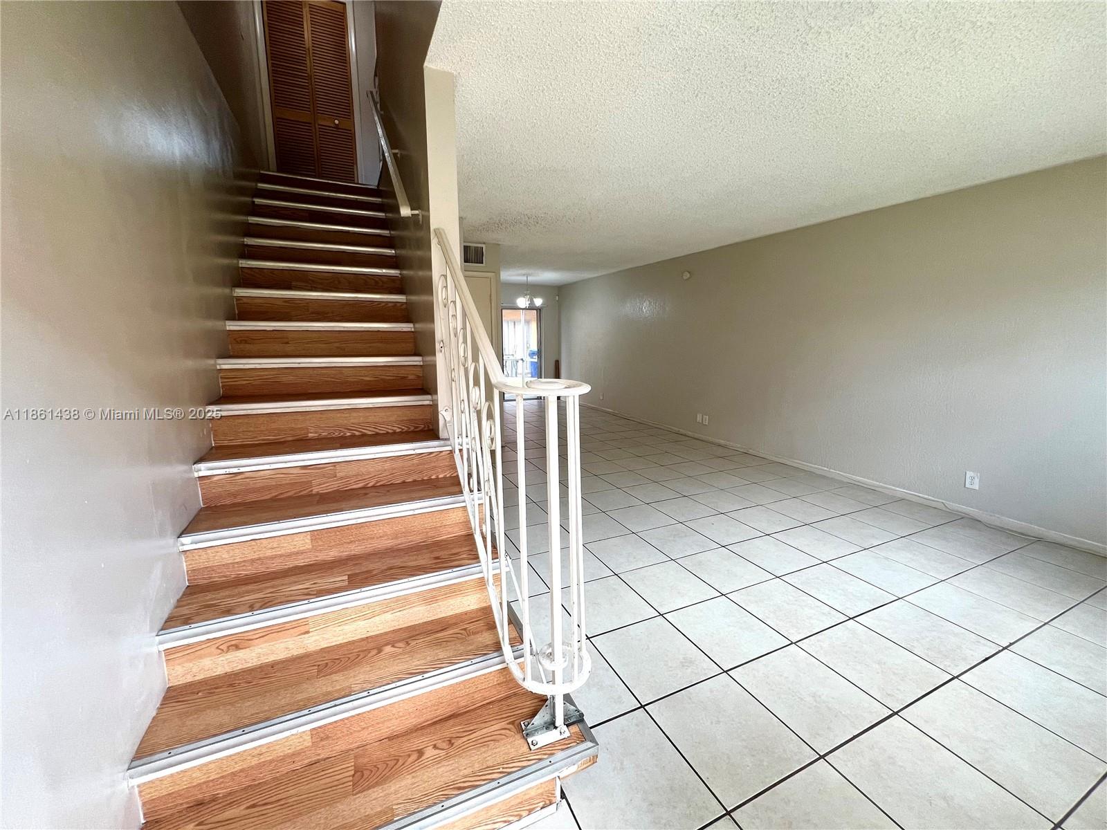 ROYAL OAKS TOWNHOUSE 4 CO - Residential Lease