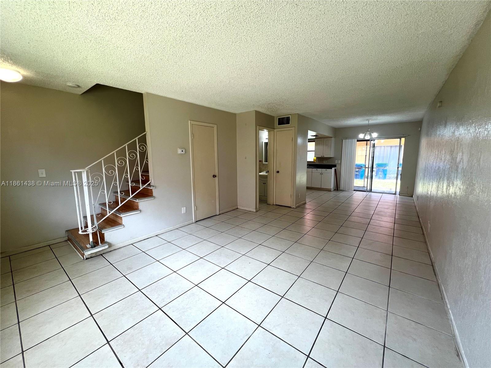 ROYAL OAKS TOWNHOUSE 4 CO - Residential Lease