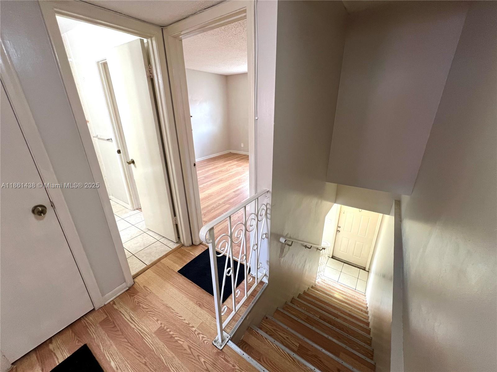 ROYAL OAKS TOWNHOUSE 4 CO - Residential Lease