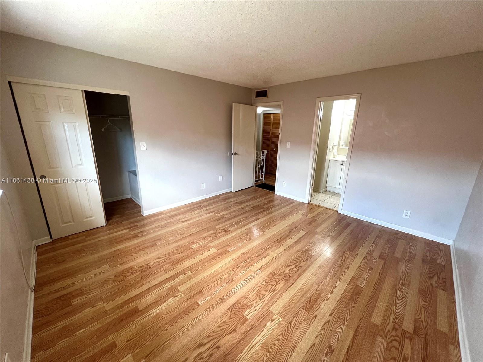 ROYAL OAKS TOWNHOUSE 4 CO - Residential Lease