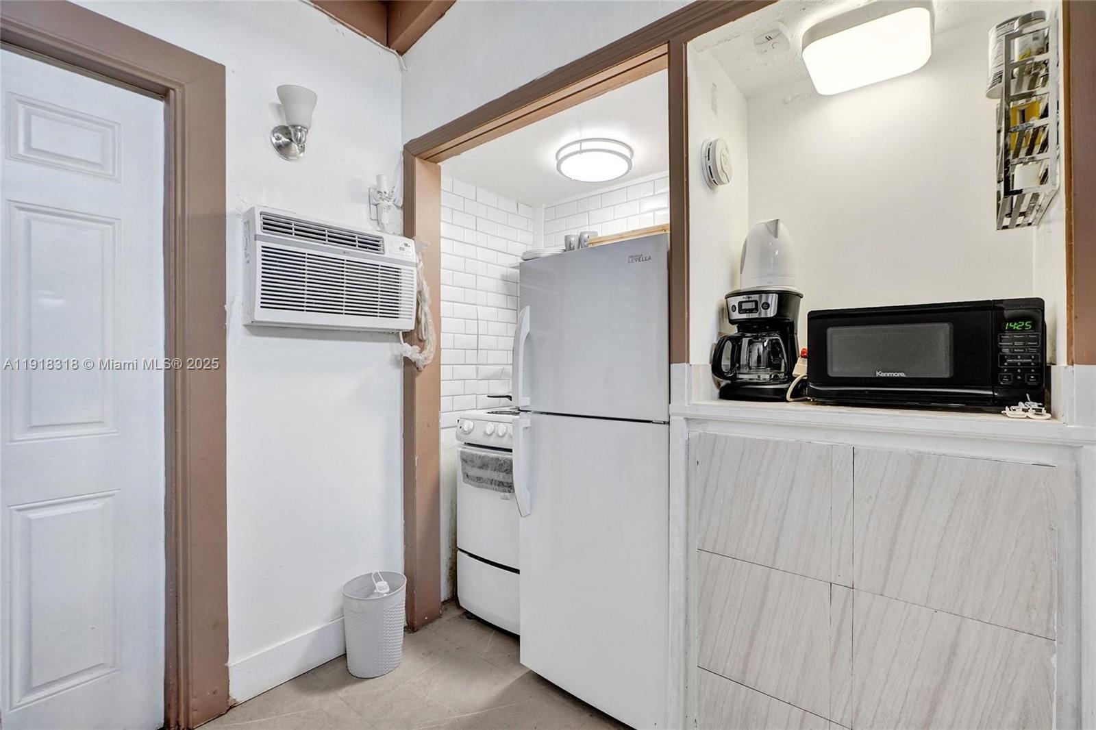 HOLLYWOOD SOUTH SIDE ADD - Residential Income