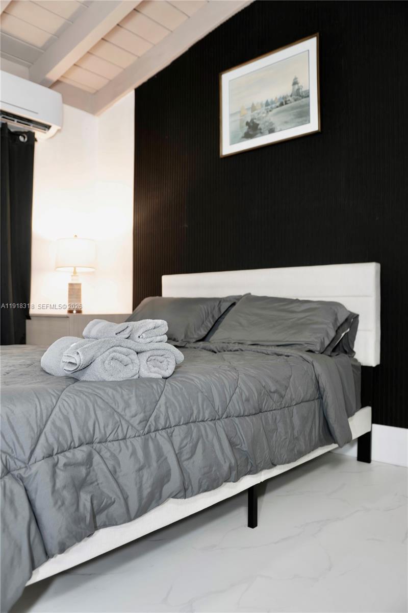 HOLLYWOOD SOUTH SIDE ADD - Residential Income