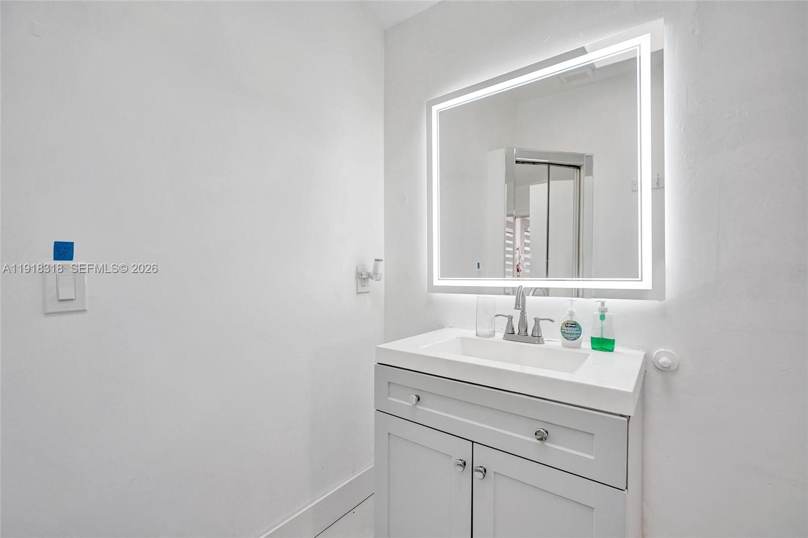 HOLLYWOOD SOUTH SIDE ADD - Residential Income