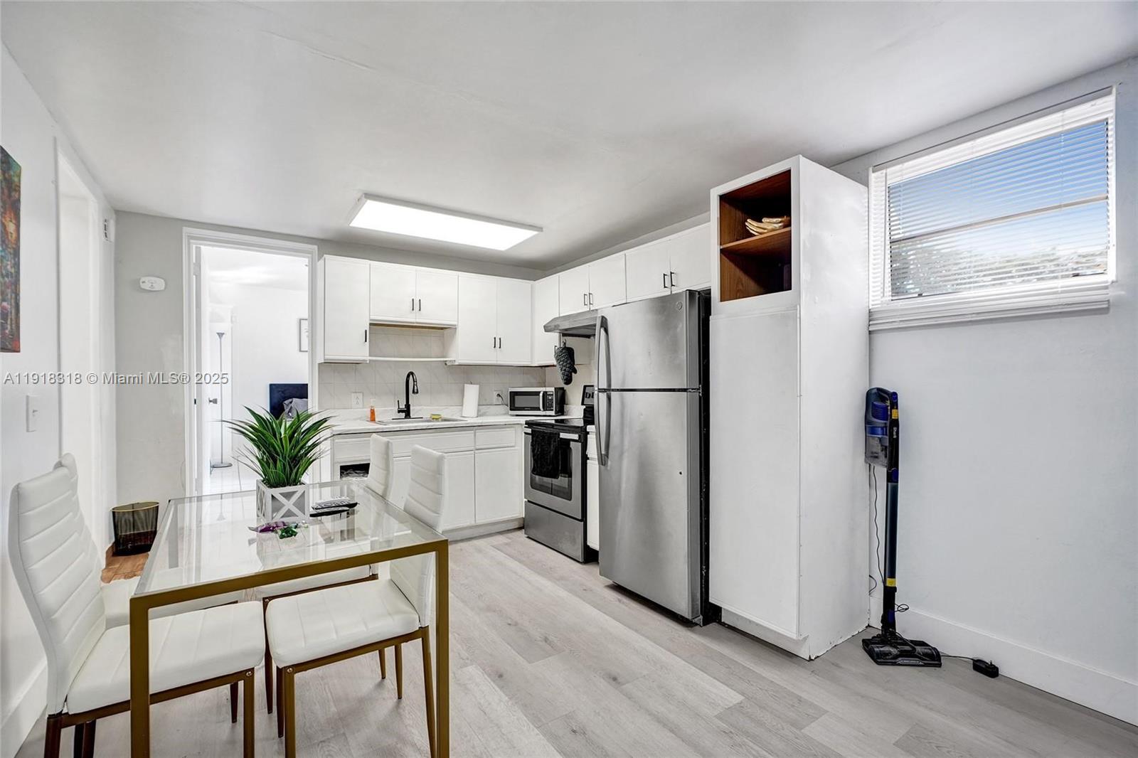 HOLLYWOOD SOUTH SIDE ADD - Residential Income