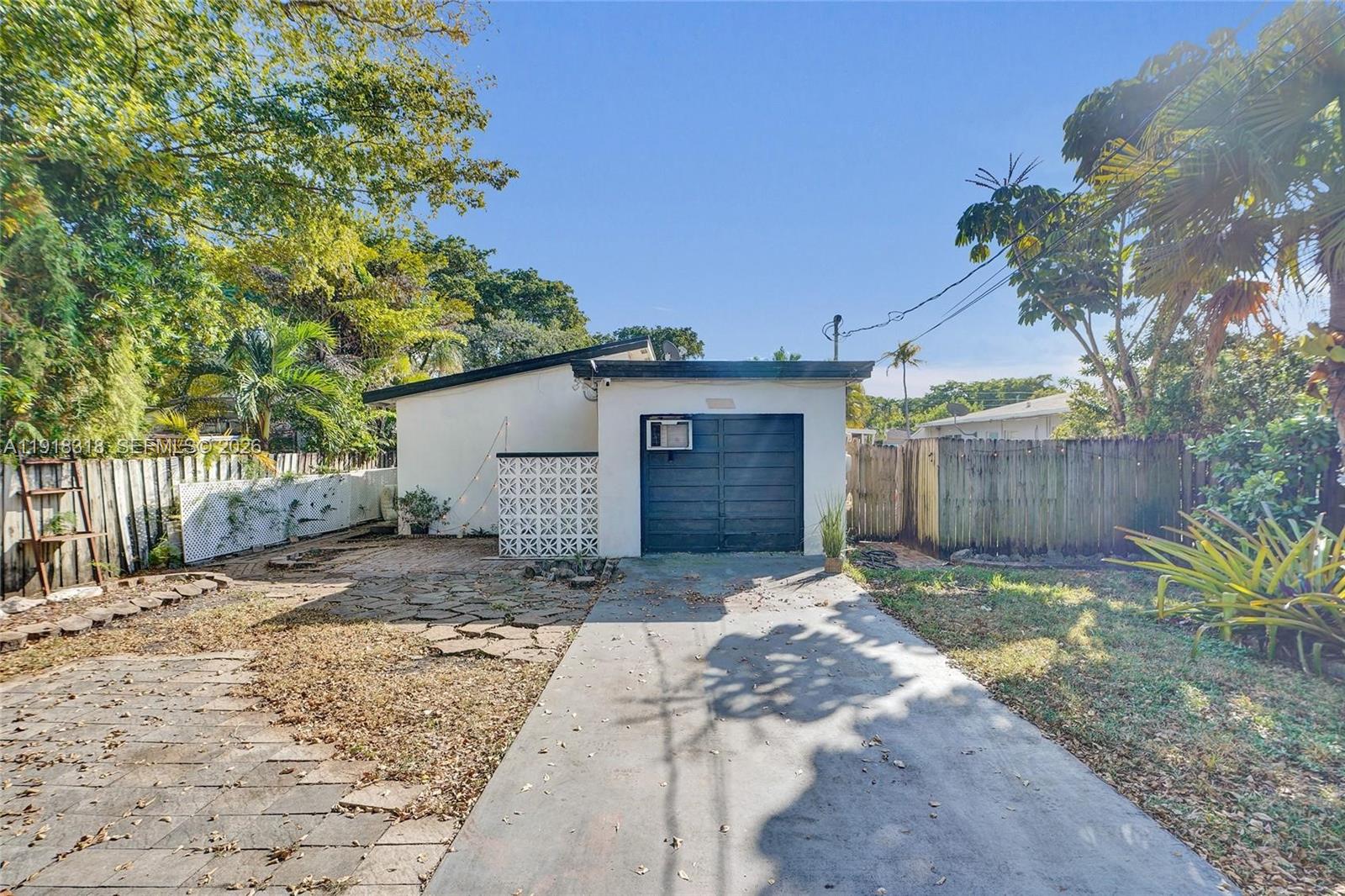 HOLLYWOOD SOUTH SIDE ADD - Residential Income