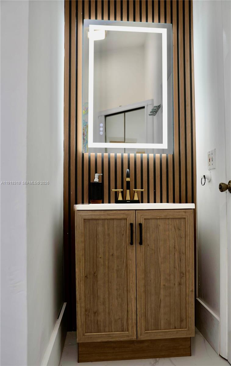 HOLLYWOOD SOUTH SIDE ADD - Residential Income