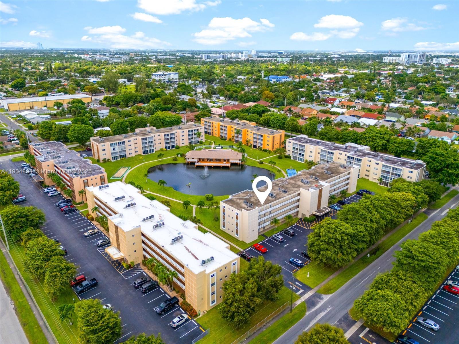 MEADOWBROOK LAKES CONDO - Residential