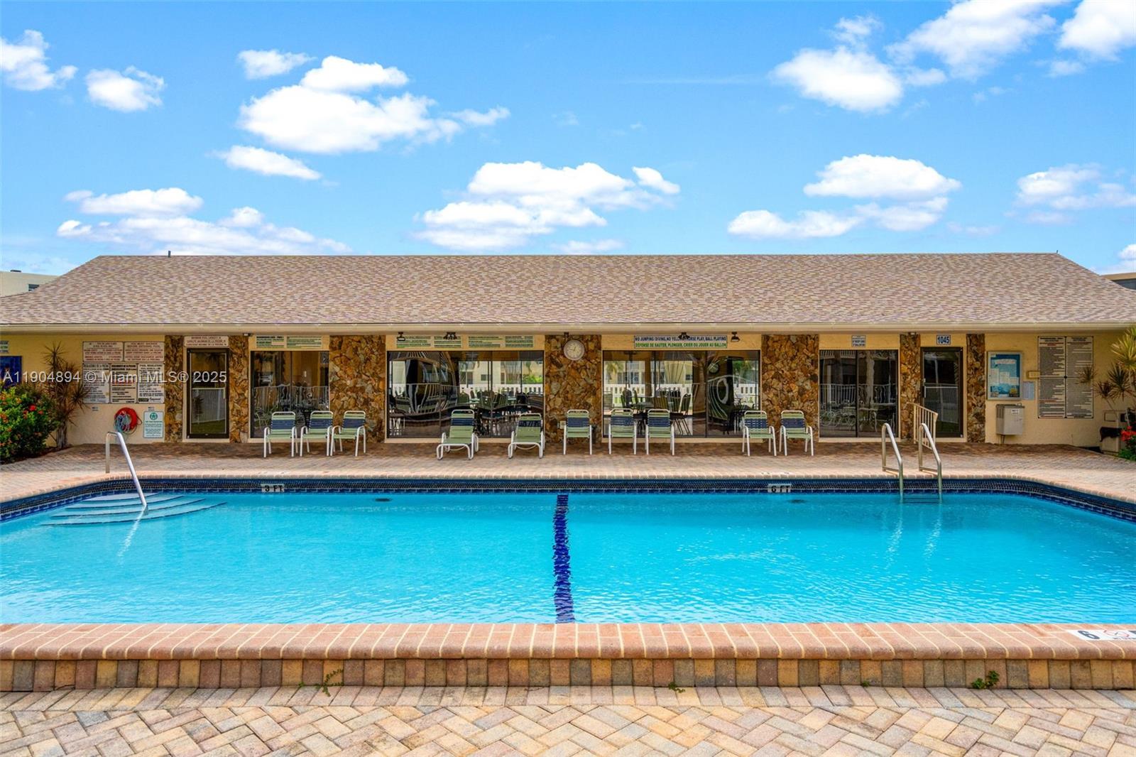 MEADOWBROOK LAKES CONDO - Residential