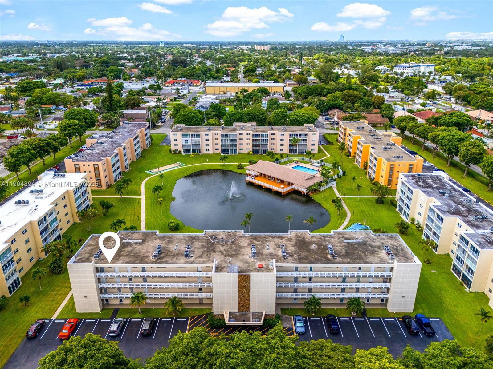 MEADOWBROOK LAKES CONDO - Residential