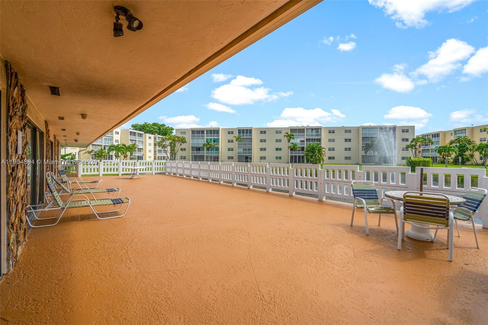MEADOWBROOK LAKES CONDO - Residential