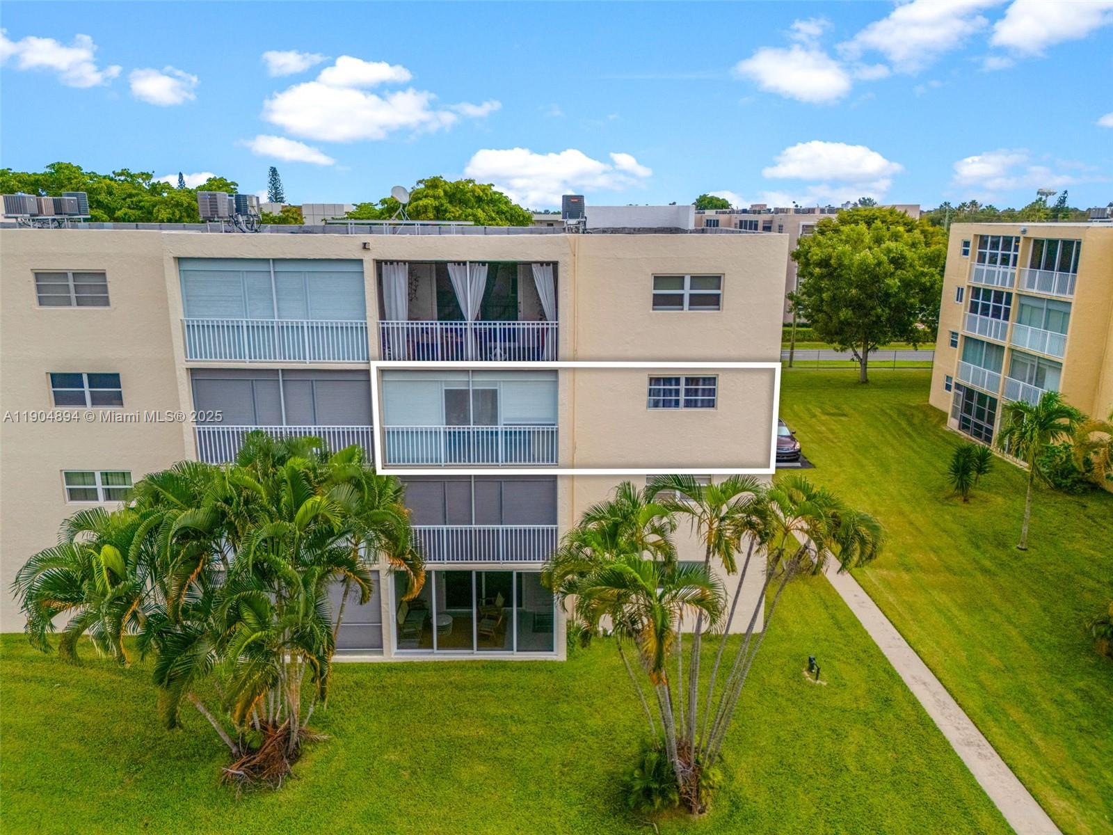 MEADOWBROOK LAKES CONDO - Residential