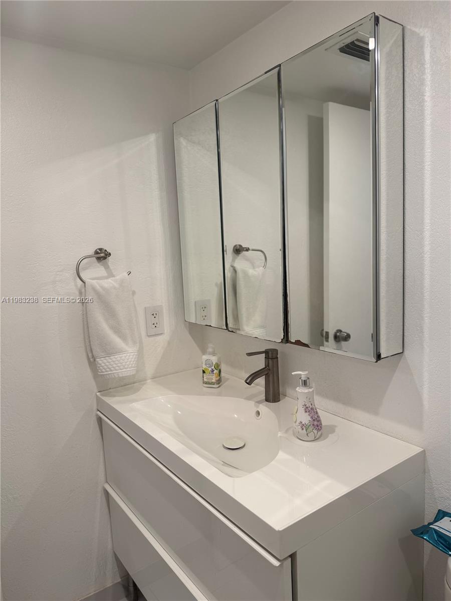 MOON TOWER CONDO - Residential Lease