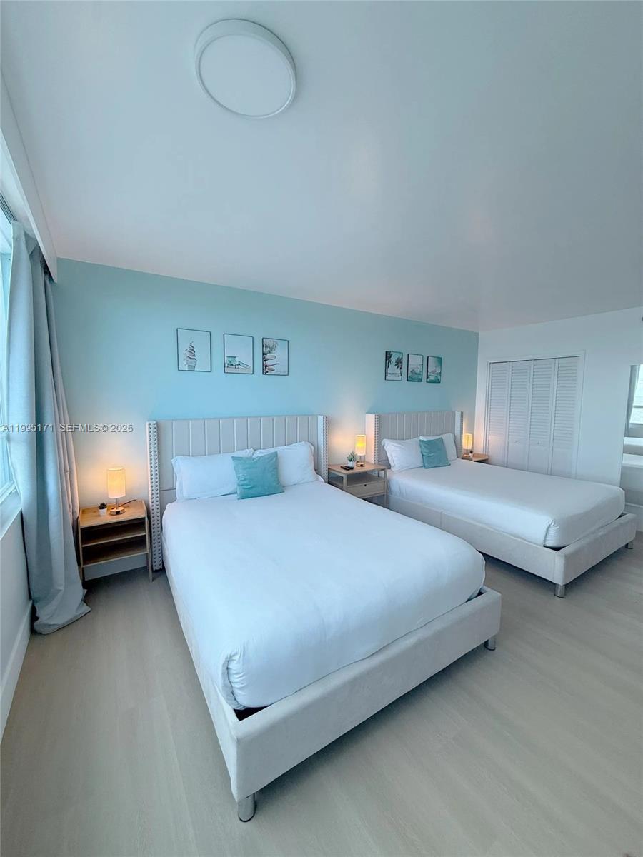 5445 Collins Ave 635