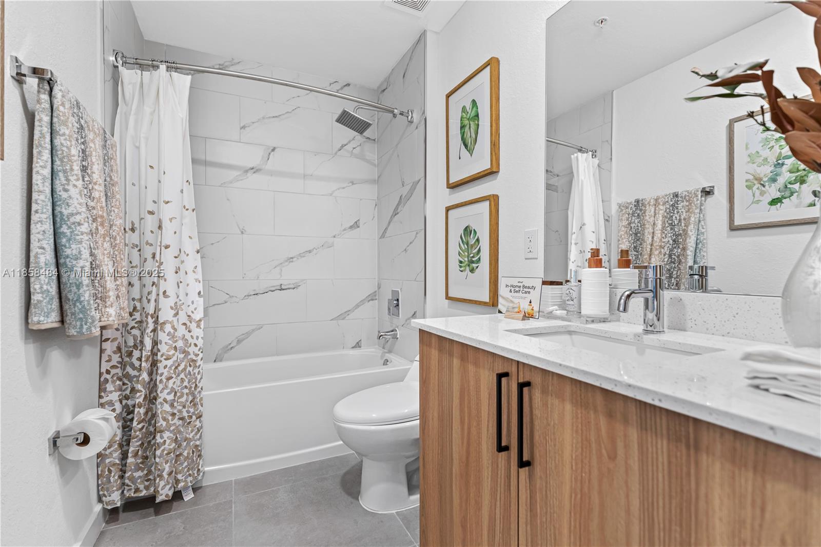 TOWN OF MODELO (DANIA) B- - Residential Lease