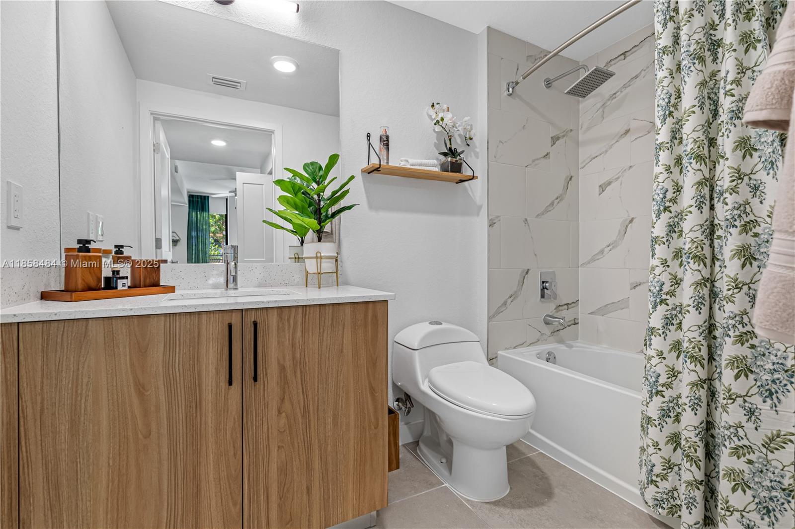 TOWN OF MODELO (DANIA) B- - Residential Lease