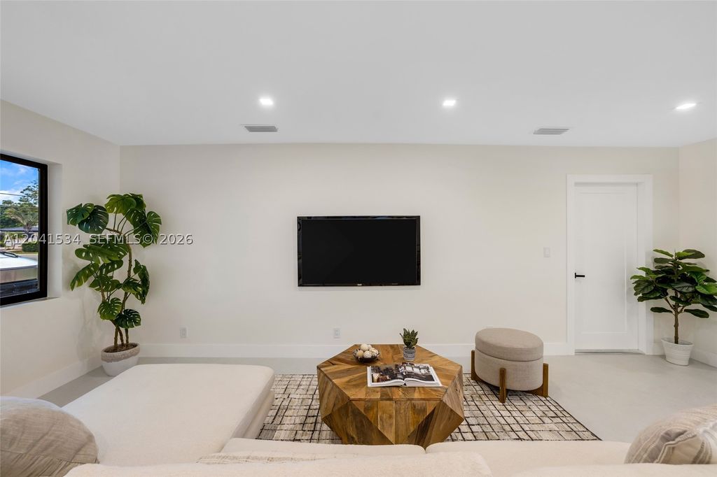 Photo of 5718 NE 15th Ave, Fort Lauderdale, FL 33334 (MLS # A12041534)