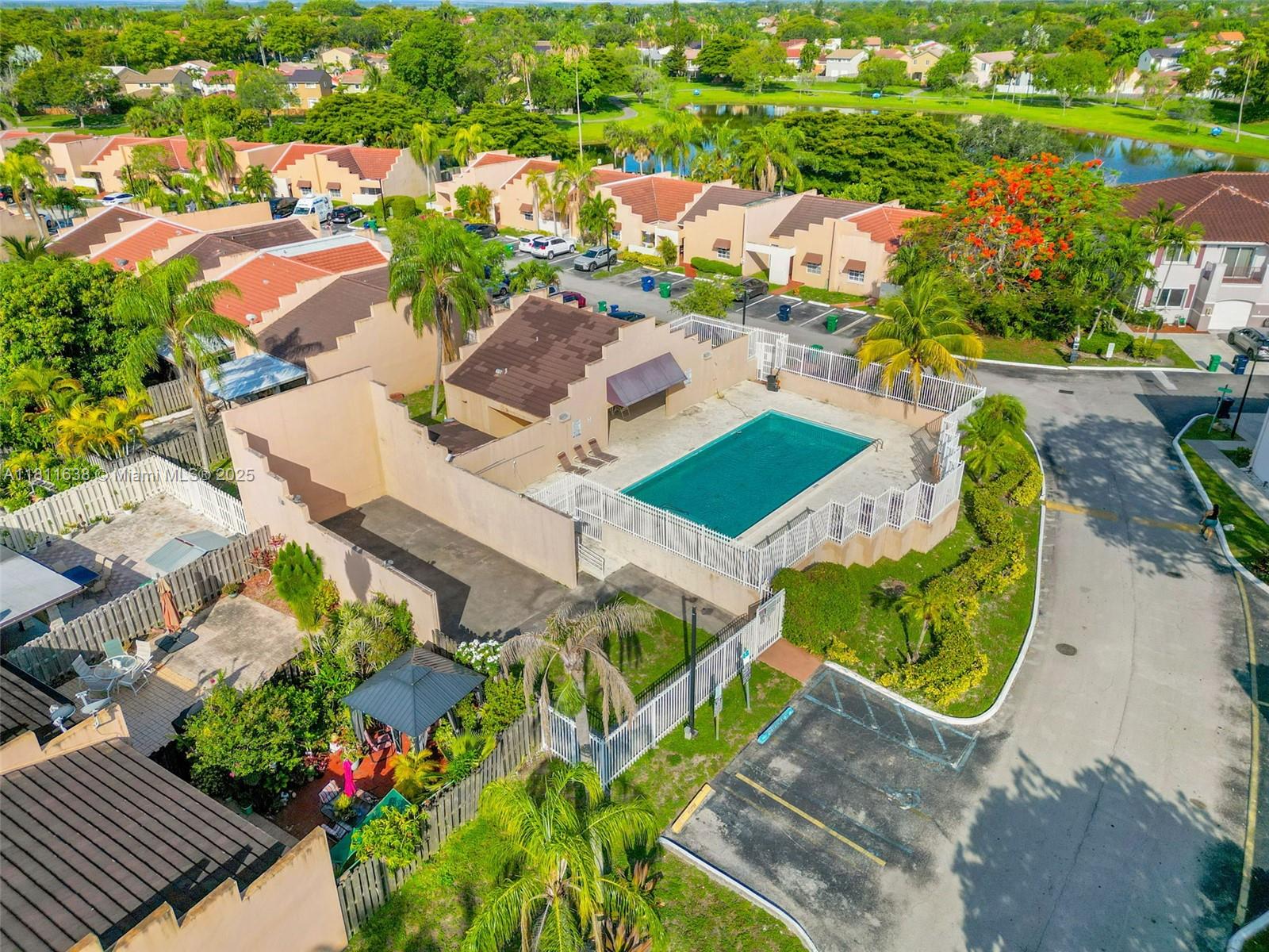 CHATEAUBLEAU AT HAMMOCKS - Residential