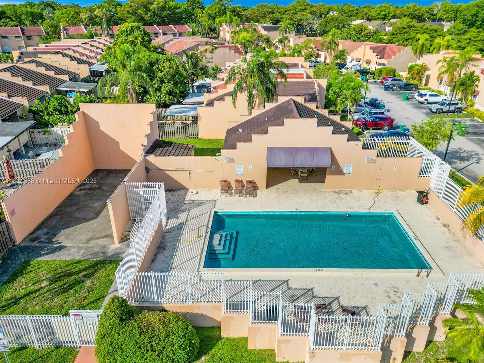 CHATEAUBLEAU AT HAMMOCKS - Residential