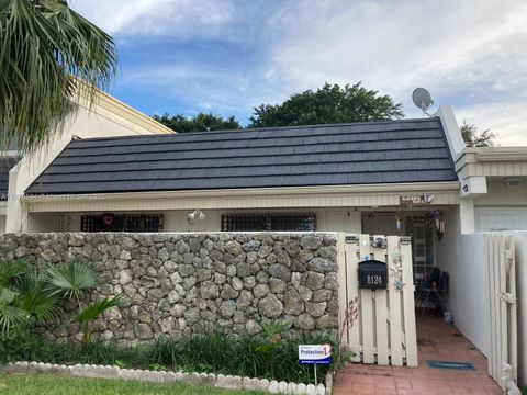 8124 SW 81st Ter Miami FL 33143