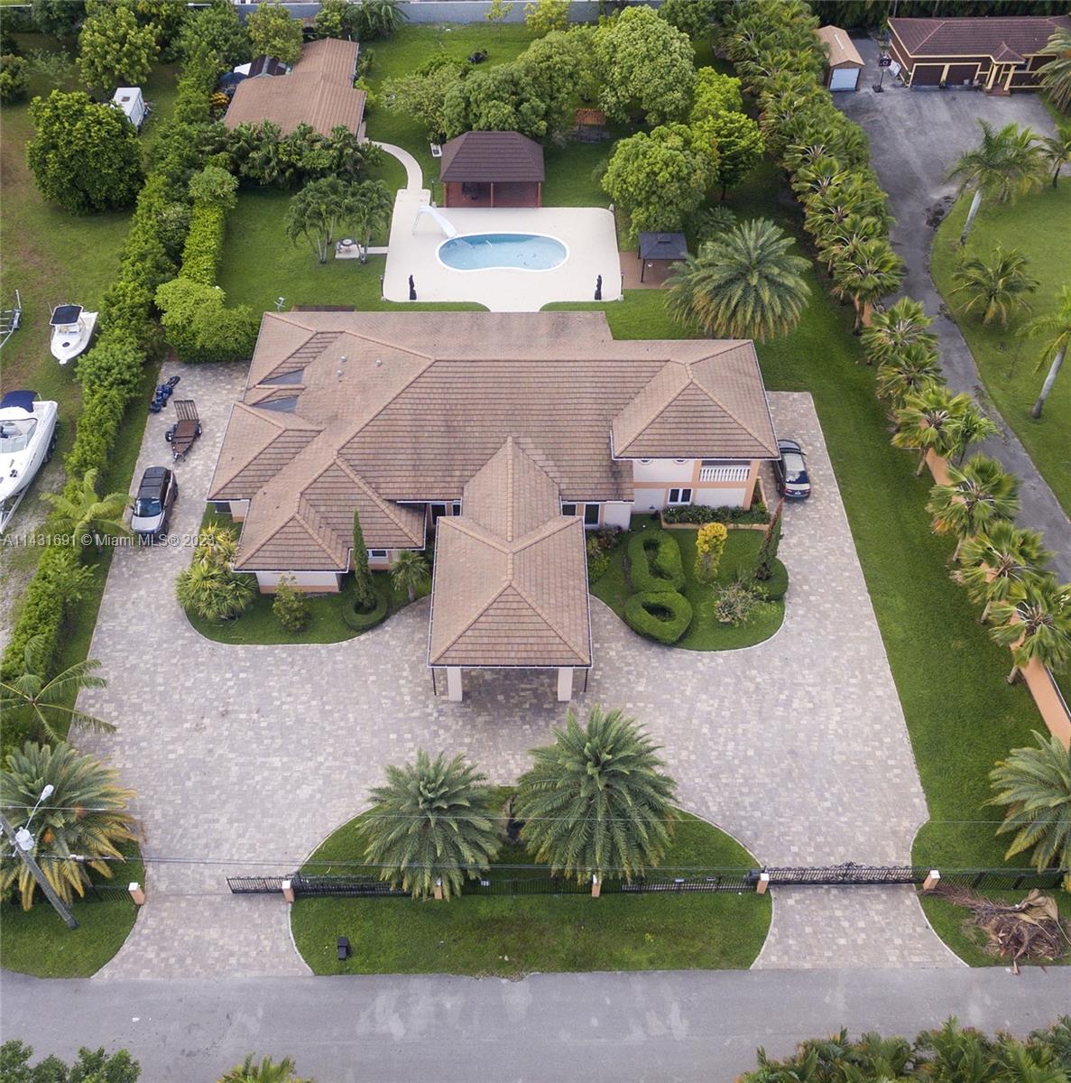 FLORIDA FRUIT LAND COMPAN - Residential