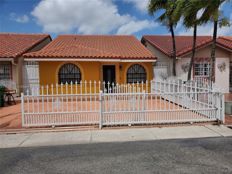 3 BED/2 BATH. Close to major shopping centers, pharmacies, Palmetto Hospital, Palmetto Expressway, I-75 and the Turnpike.