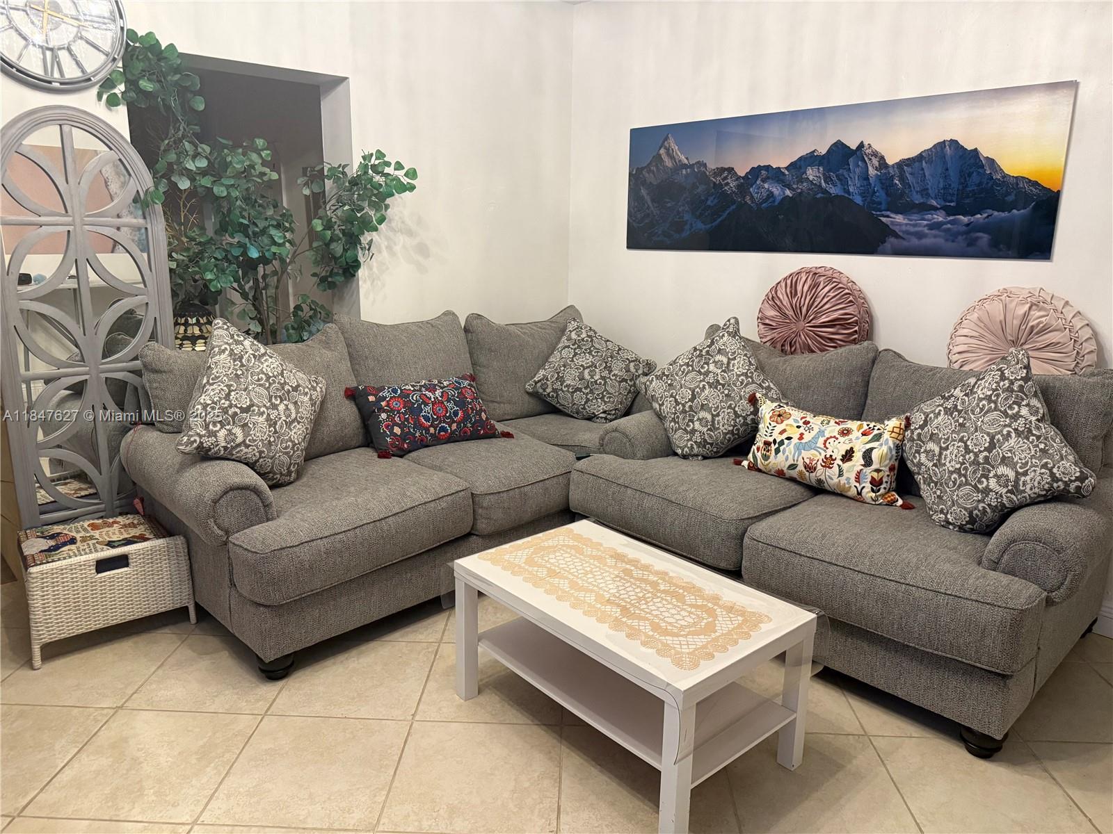 800 SW 26th Ct