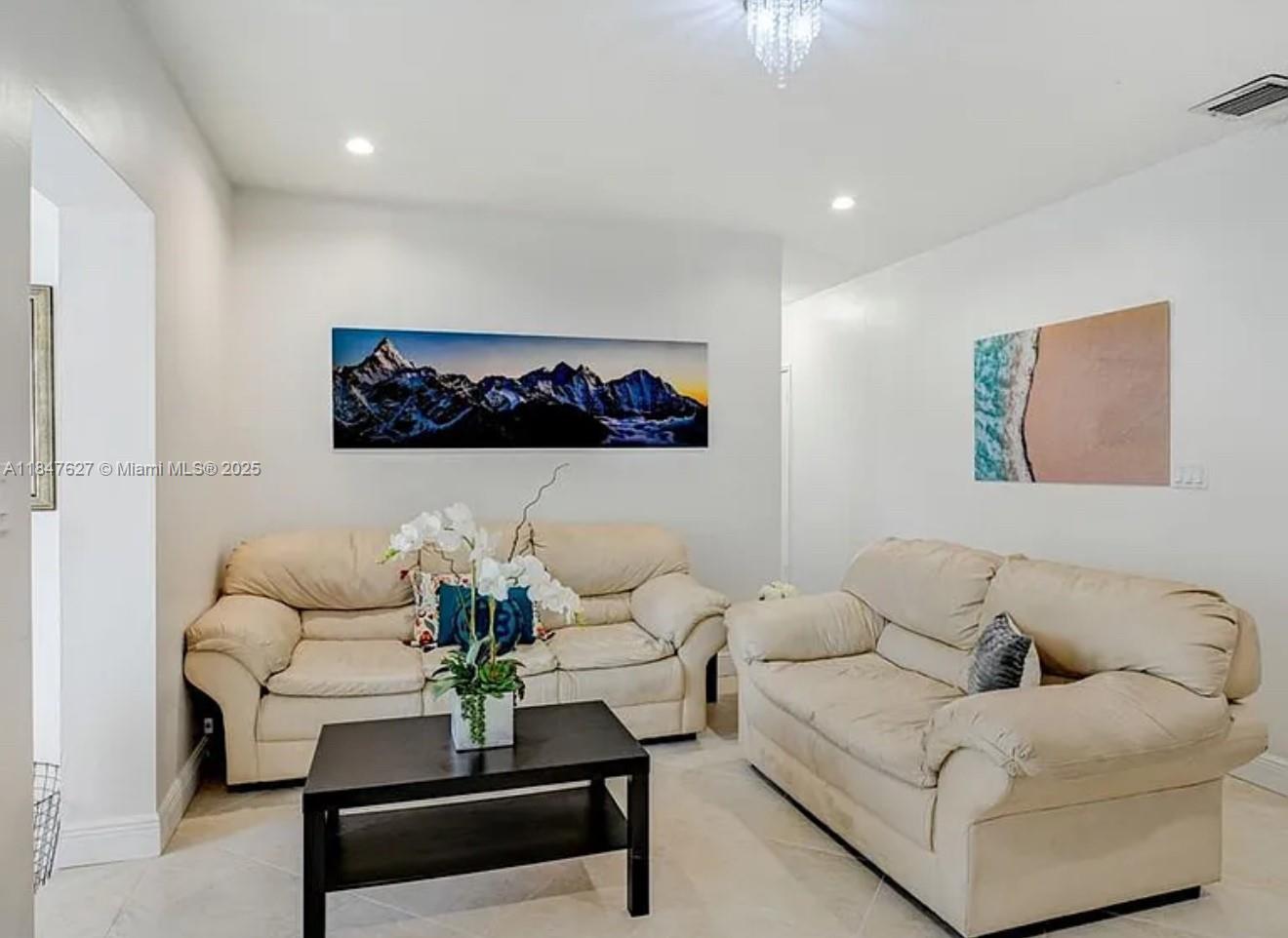 800 SW 26th Ct