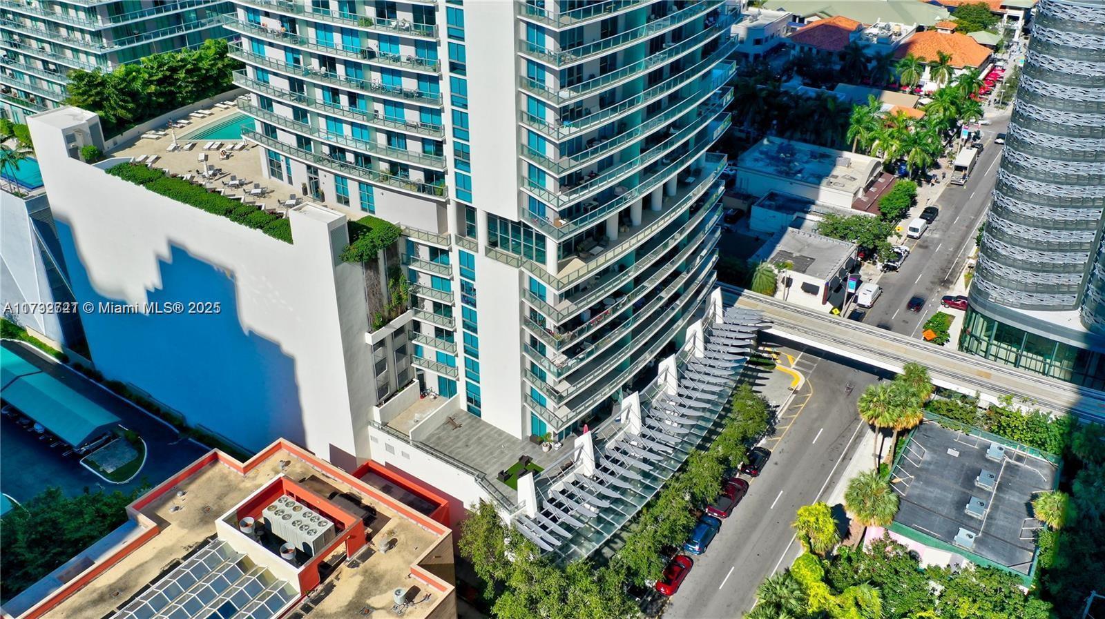 1100 MILLECENTO RESIDENCE - Residential