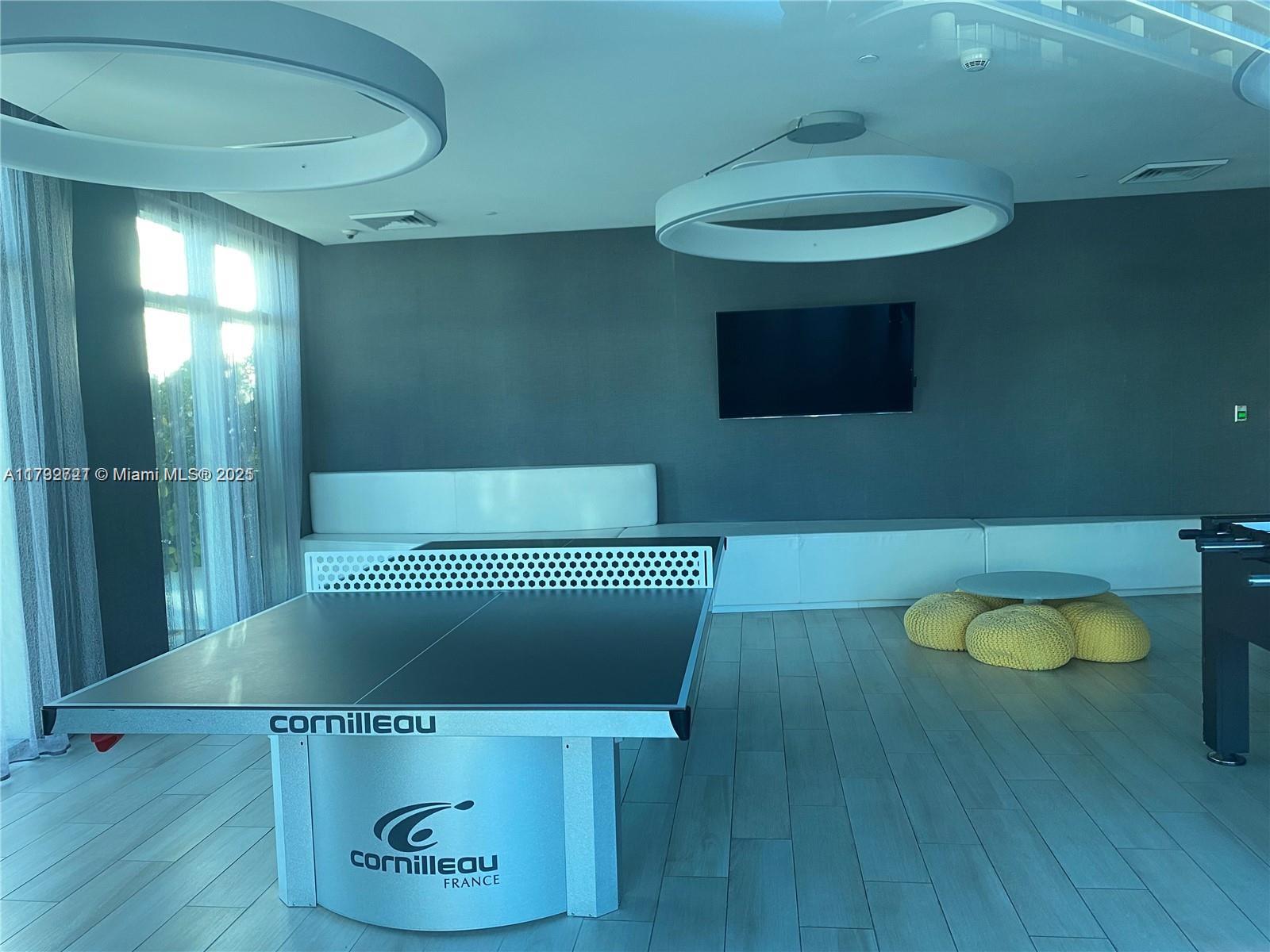 1100 MILLECENTO RESIDENCE - Residential