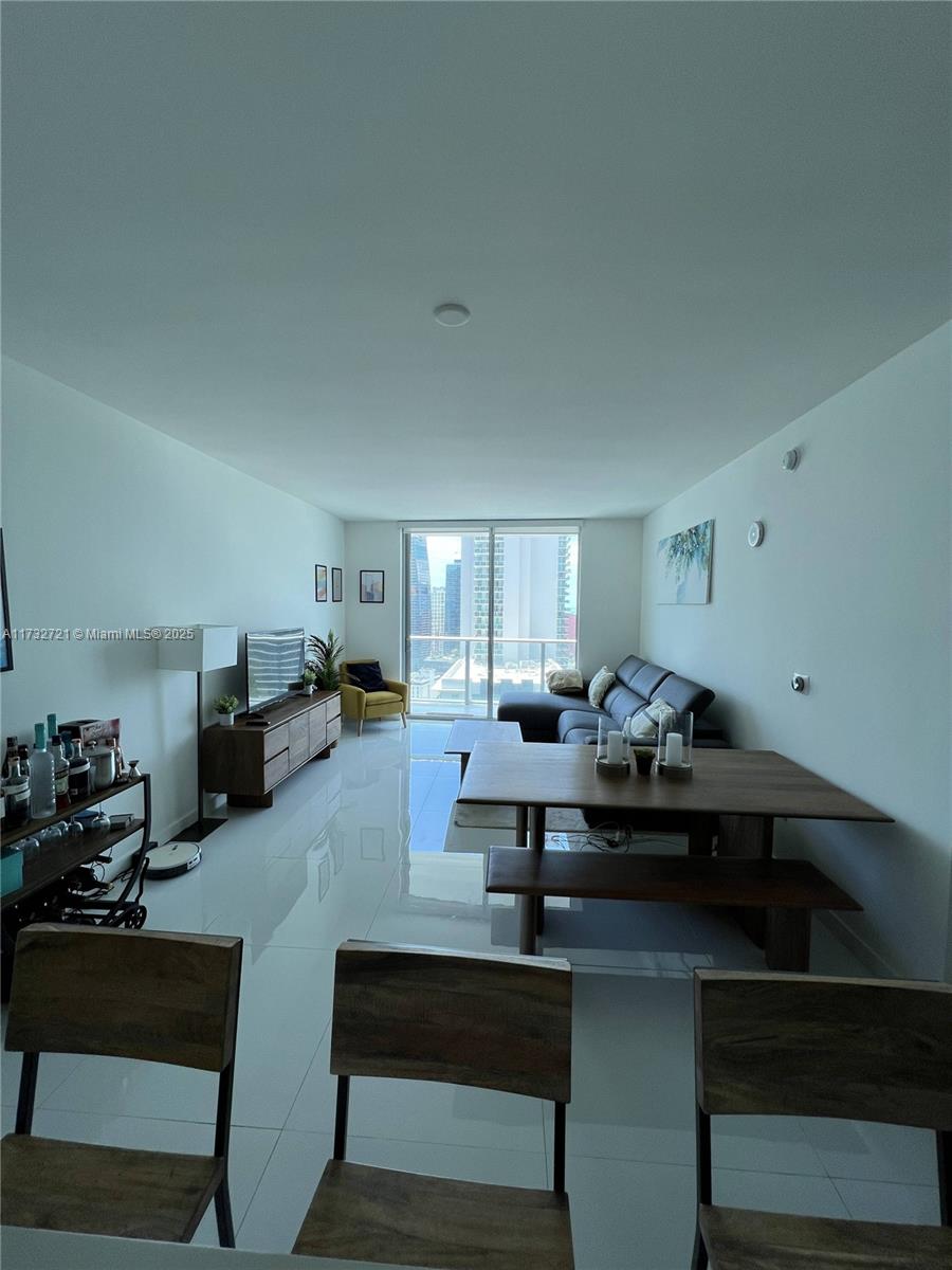 1100 MILLECENTO RESIDENCE - Residential