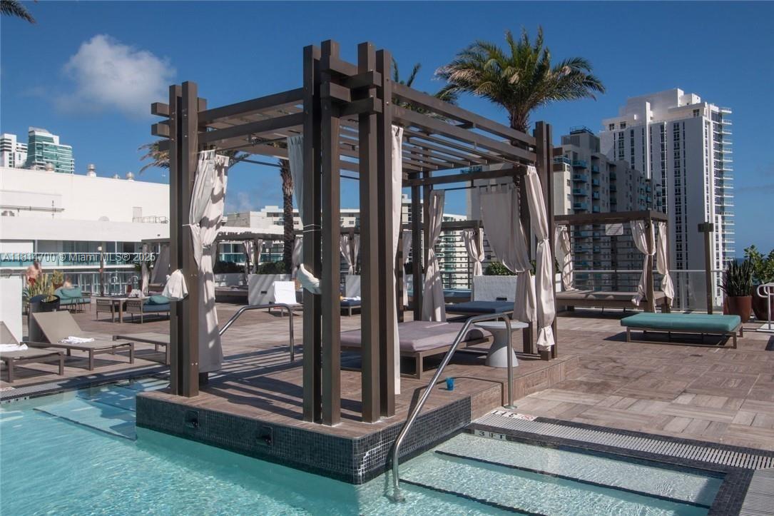 Hyde Beach House - Residential