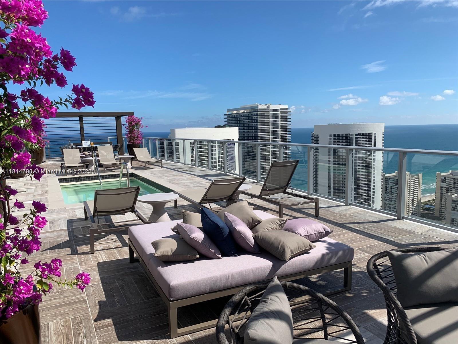 Hyde Beach House - Residential