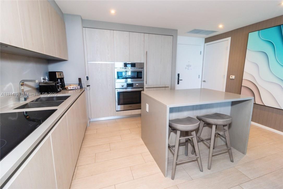 4010 S Ocean Dr R1905