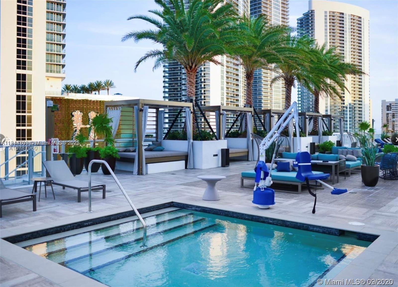 Hyde Beach House - Residential