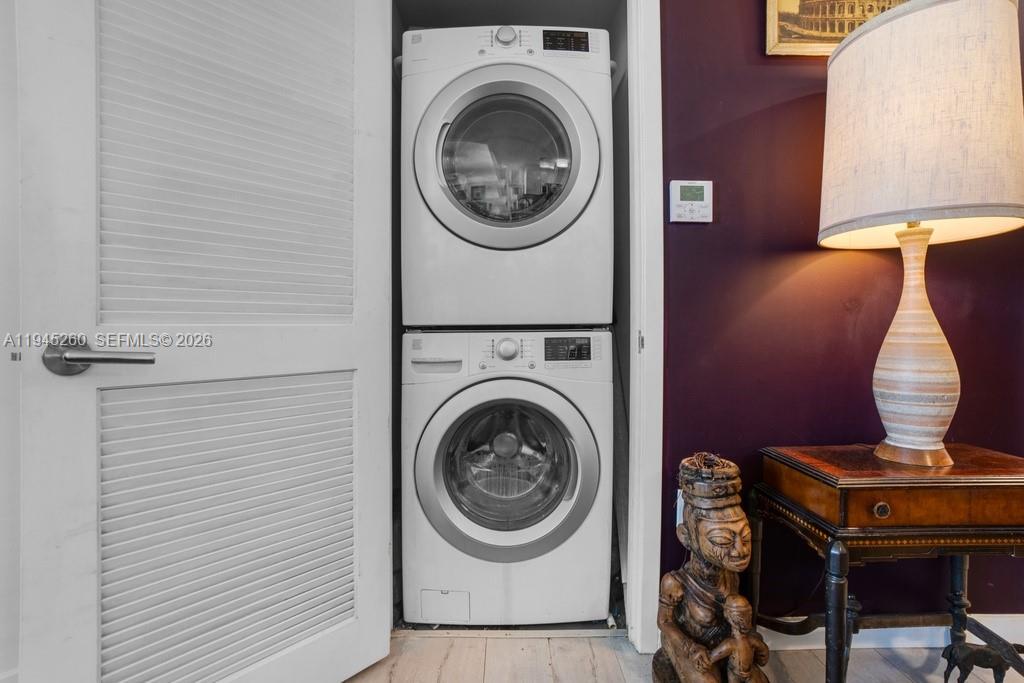 THE CRIMSON CONDO - Residential