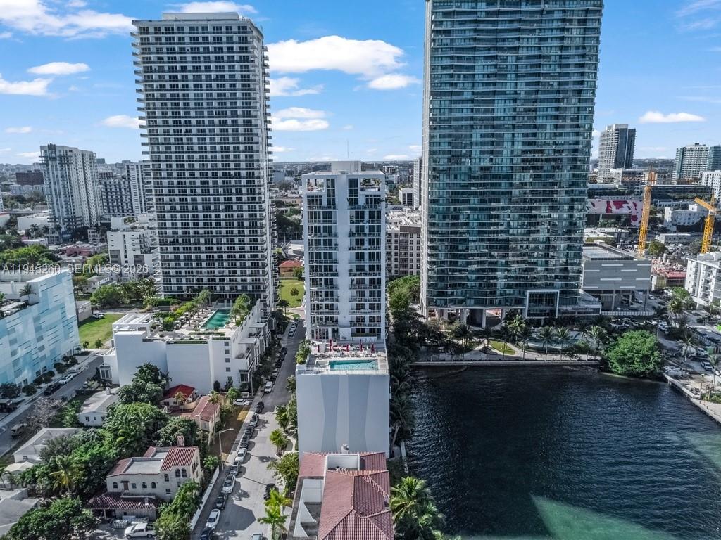 THE CRIMSON CONDO - Residential