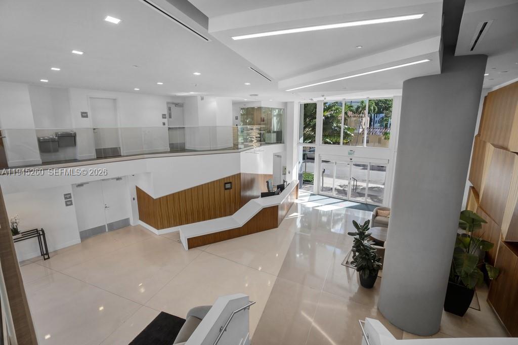 THE CRIMSON CONDO - Residential