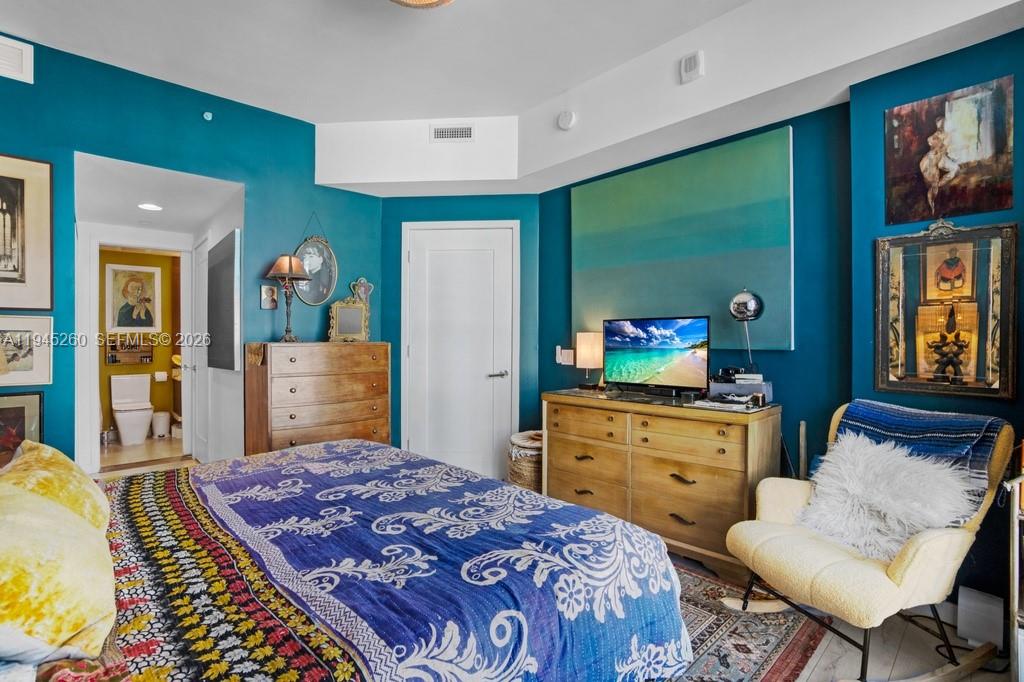 THE CRIMSON CONDO - Residential