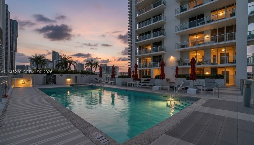 THE CRIMSON CONDO - Residential