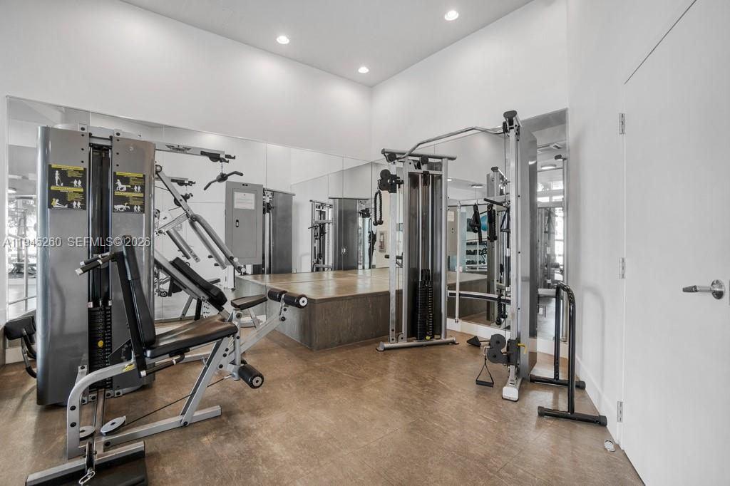 THE CRIMSON CONDO - Residential