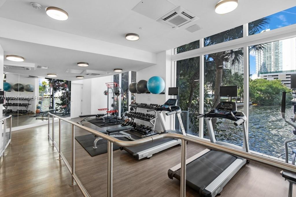 THE CRIMSON CONDO - Residential