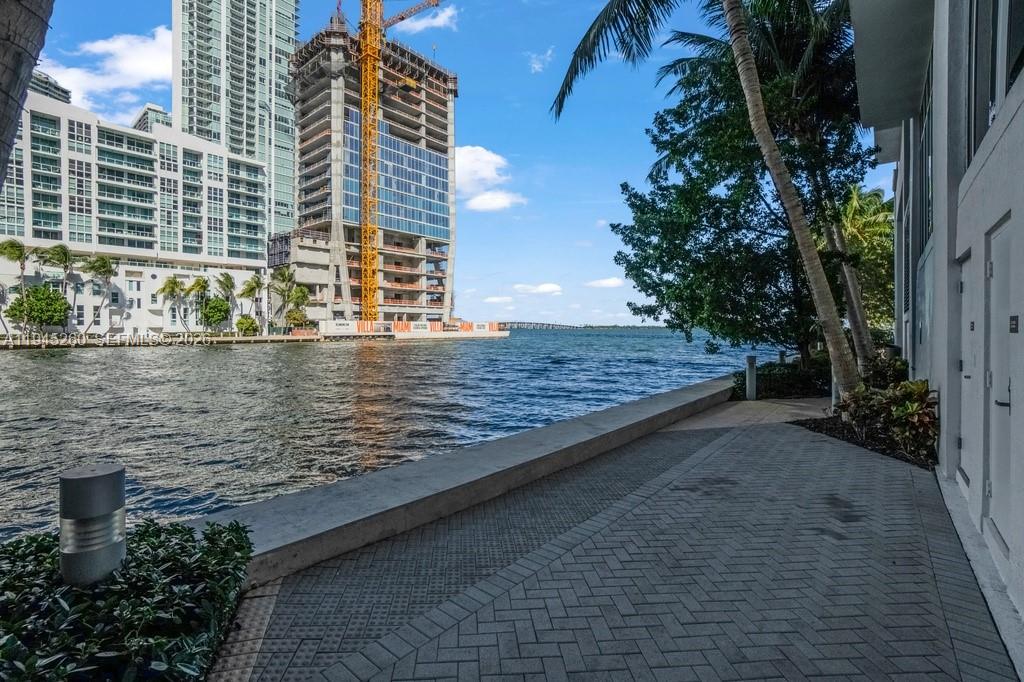 THE CRIMSON CONDO - Residential