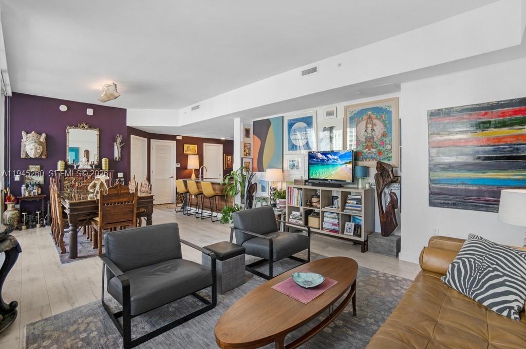 THE CRIMSON CONDO - Residential