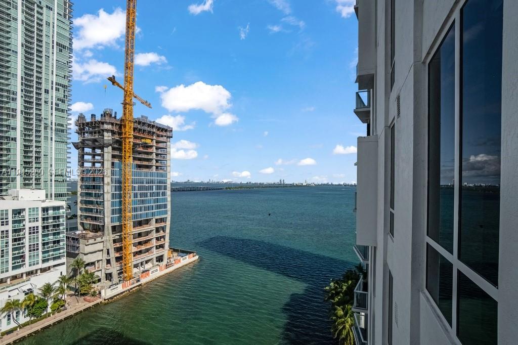 THE CRIMSON CONDO - Residential