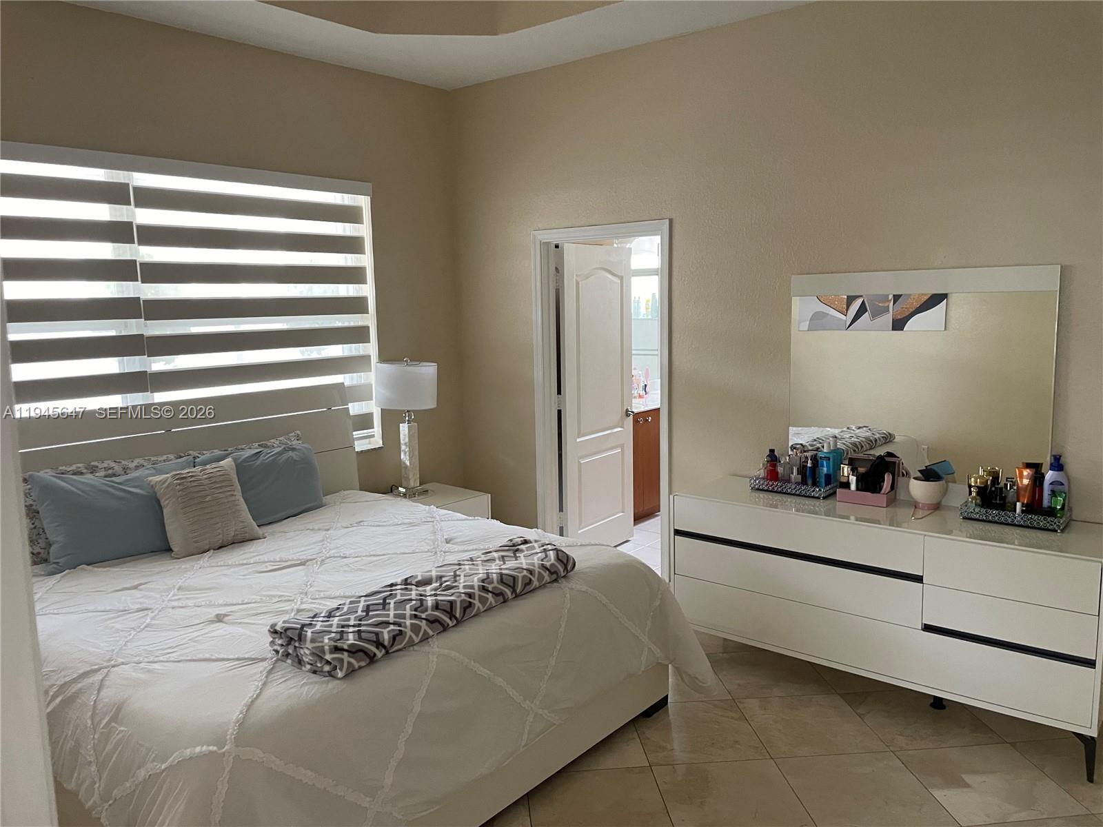 PORTOFINO OAKS - Residential