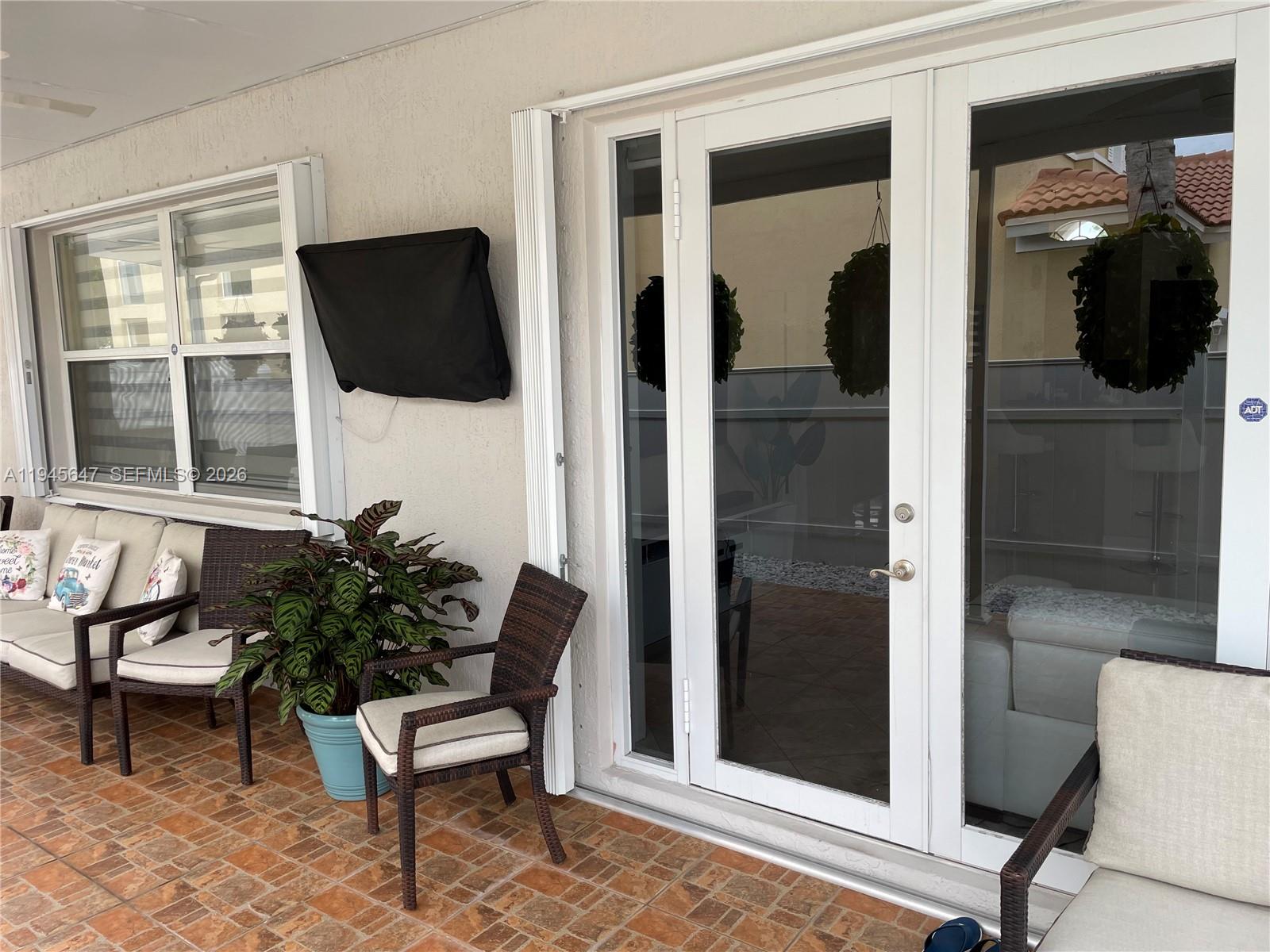 PORTOFINO OAKS - Residential