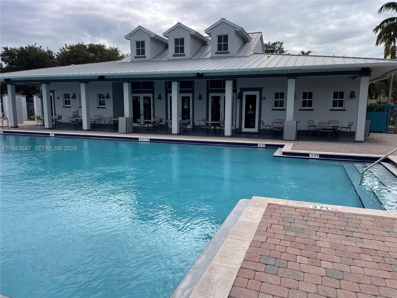 PORTOFINO OAKS - Residential